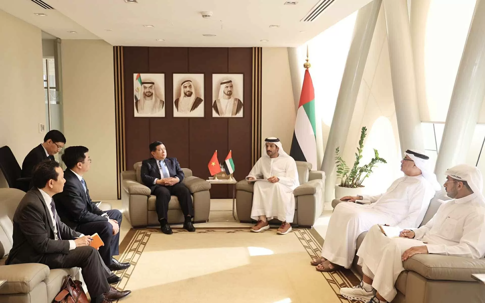 Việt Nam coi trọng quan hệ với UAE, mong muốn tạo đột phá cho hợp tác kinh tế, đầu tư Việt Nam coi trọng quan hệ với UAE, mong muốn tạo đột phá cho hợp tác kinh tế, đầu tư