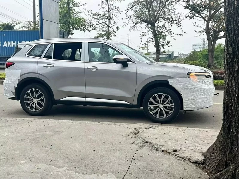Ford Territory phiên bản nâng cấp vừa xuất hiện lần thứ hai trên đường phố Việt Nam