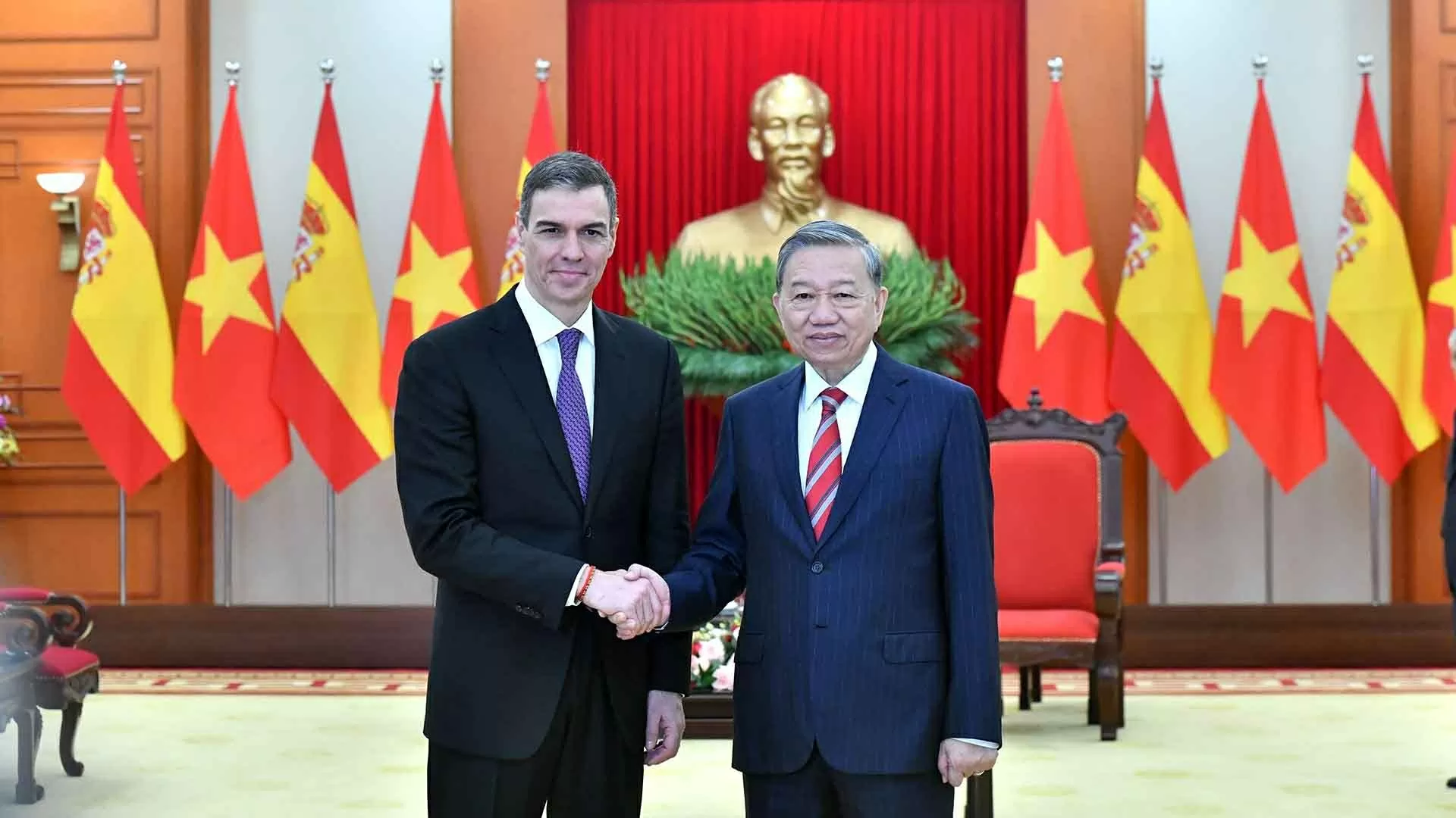 Tổng Bí thư Tô Lâm và Thủ tướng Tây Ban Nha Pedro Sánchez. (Nguồn: Báo Nhân dân)