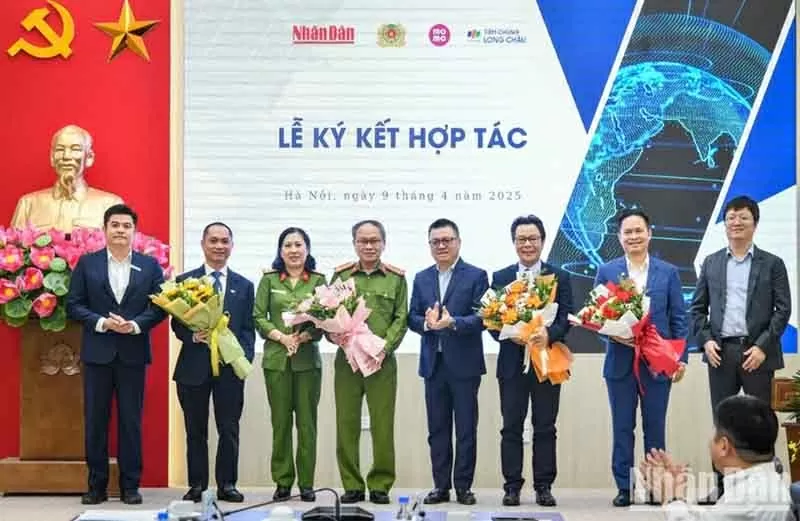 Tin tức của Báo Nhân Dân chính thức xuất hiện trên ứng dụng VneID Tin tức của Báo Nhân Dân chính thức xuất hiện trên ứng dụng VneID