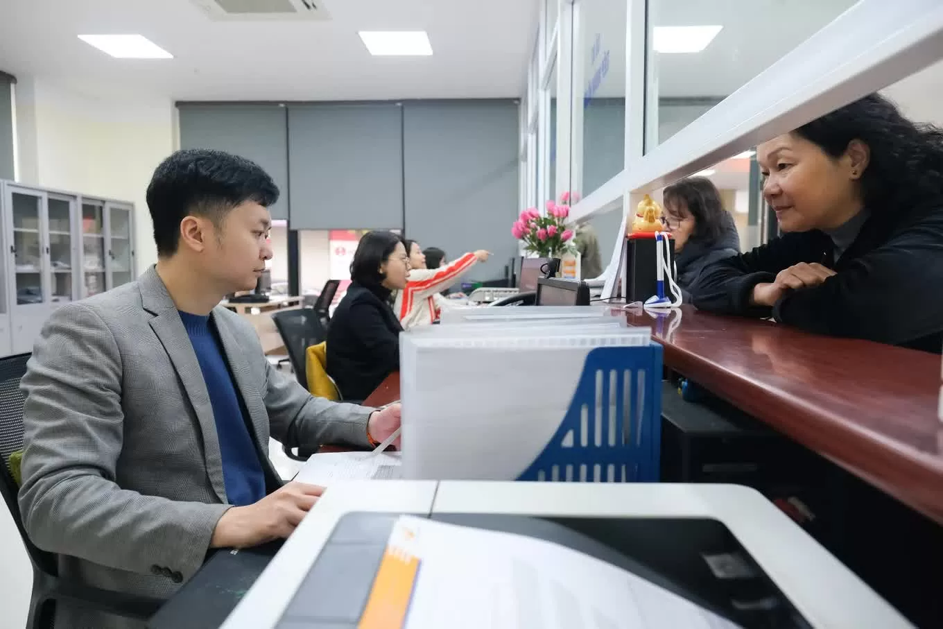 Bộ Nội vụ đề xuất cho công chức có hoàn cảnh đặc biệt được làm việc từ xa (Ảnh minh họa: Sơn Nguyễn).