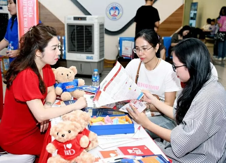 Bộ GD-ĐT yêu cầu các trường rà soát tổ hợp xét tuyển lạ Bộ GD-ĐT yêu cầu các trường rà soát tổ hợp xét tuyển lạ