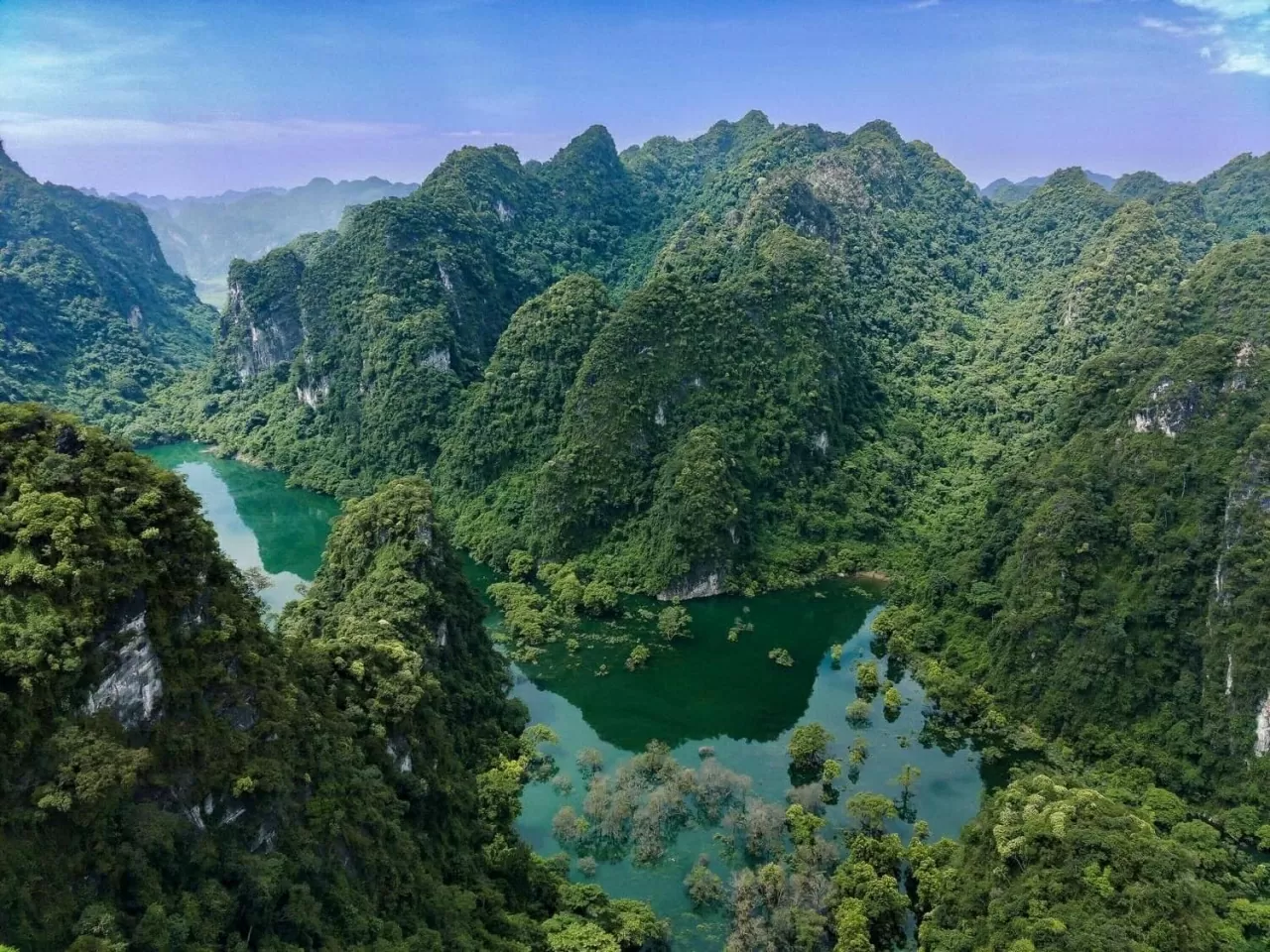Thung lũng Lân Ty (Lạng Sơn): Điểm tránh nóng dịp nghỉ lễ 30/4 1/5Tháng 5 đến tháng 8 là thời điểm đẹp nhất trong năm khi thung lũng Lân Ty tràn ngập