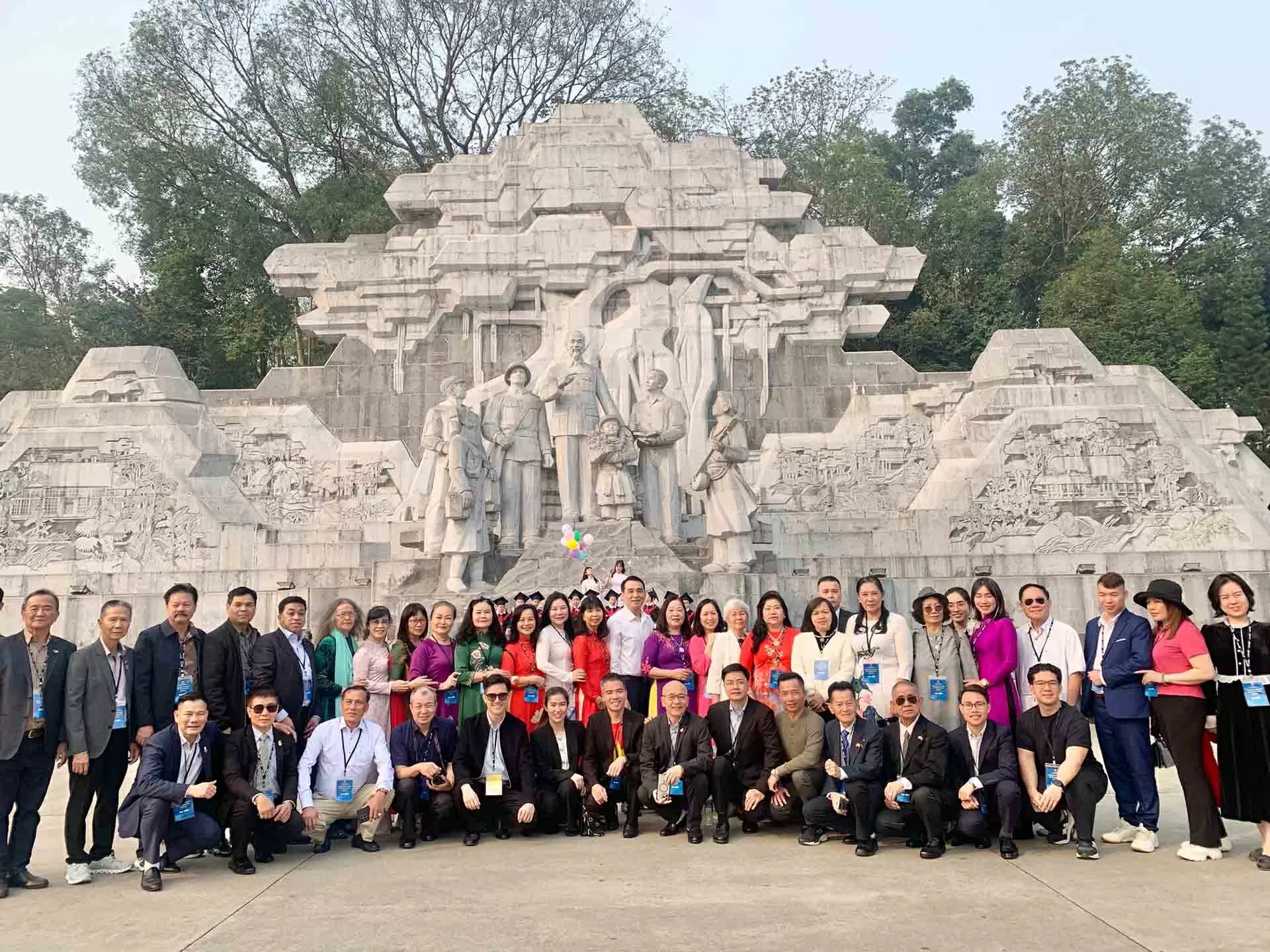 Tìm về cội nguồn dân tộc