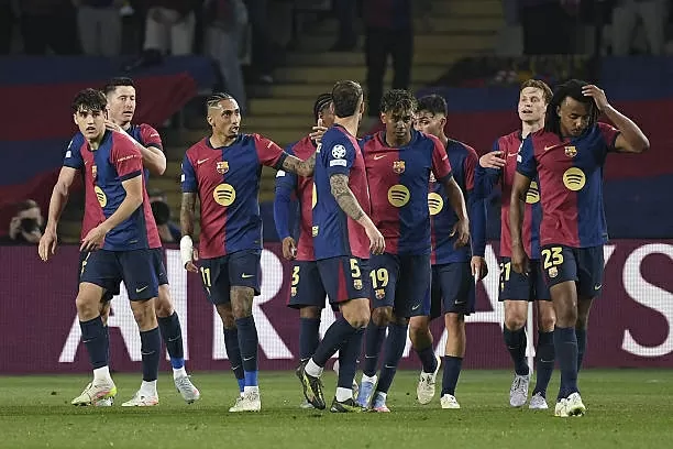 Ngả mũ trước kỷ lục bất bại và ghi bàn của Barcelona Ngả mũ trước kỷ lục bất bại và ghi bàn của Barcelona