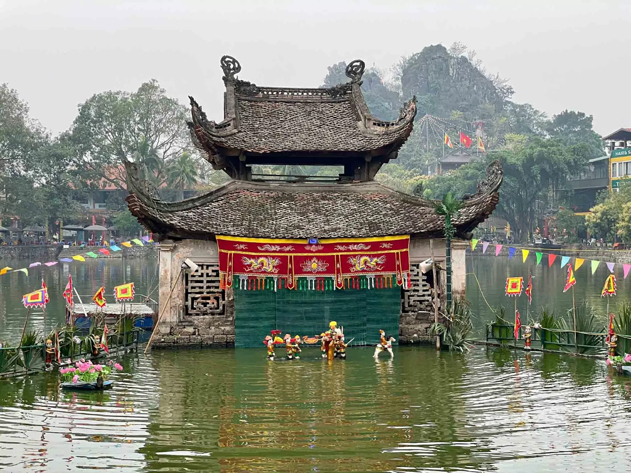 Về đất tổ của nghề rối nước