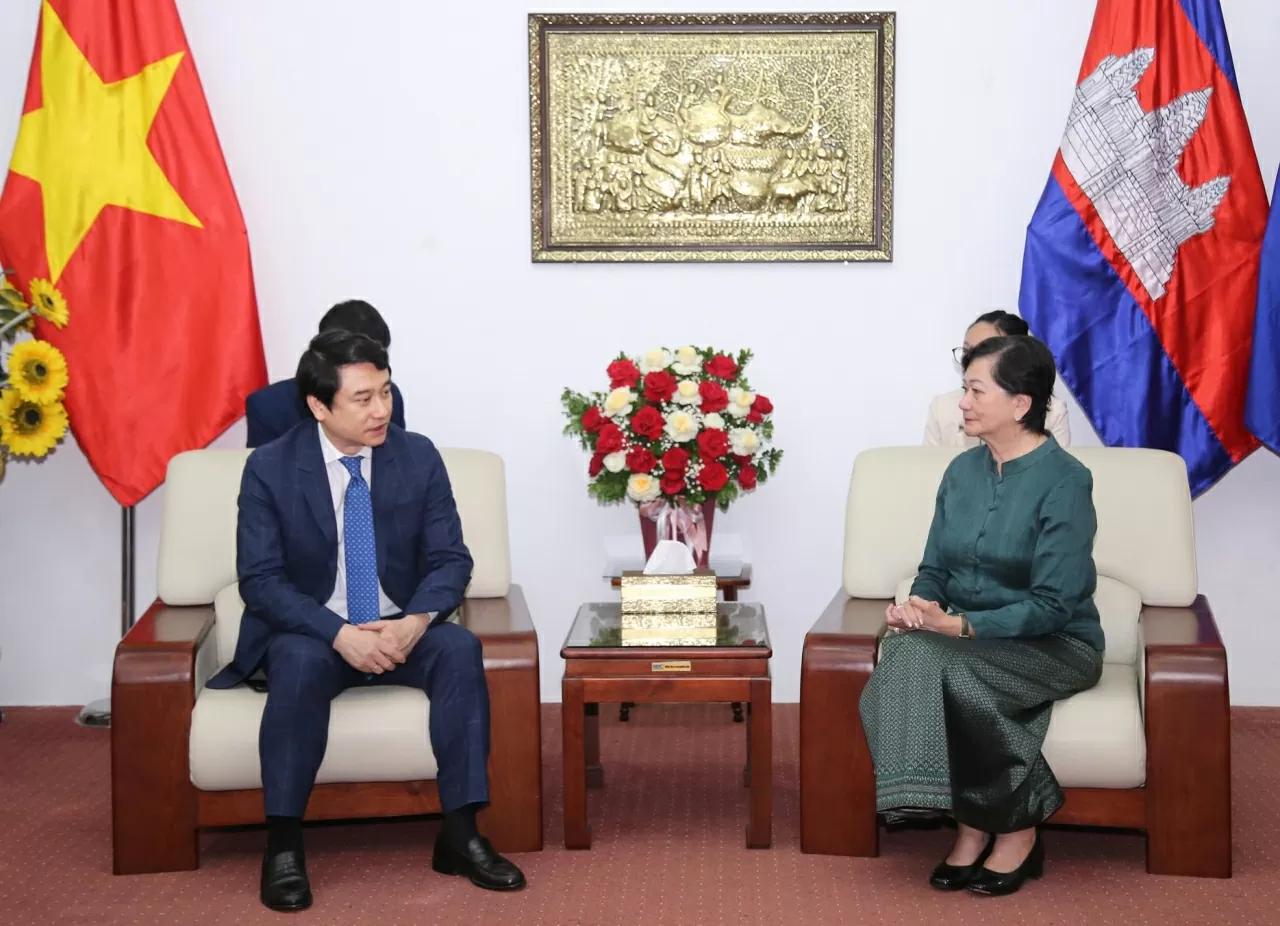 Đại sứ Chea Kimtha gửi lời cảm ơn đến các Bộ, ban, ngành của Việt Nam đã tạo điều kiện quan tâm, phối hợp với Đại sứ quán để làm việc đạt được hiệu quả . (Ảnh: Thành Long)