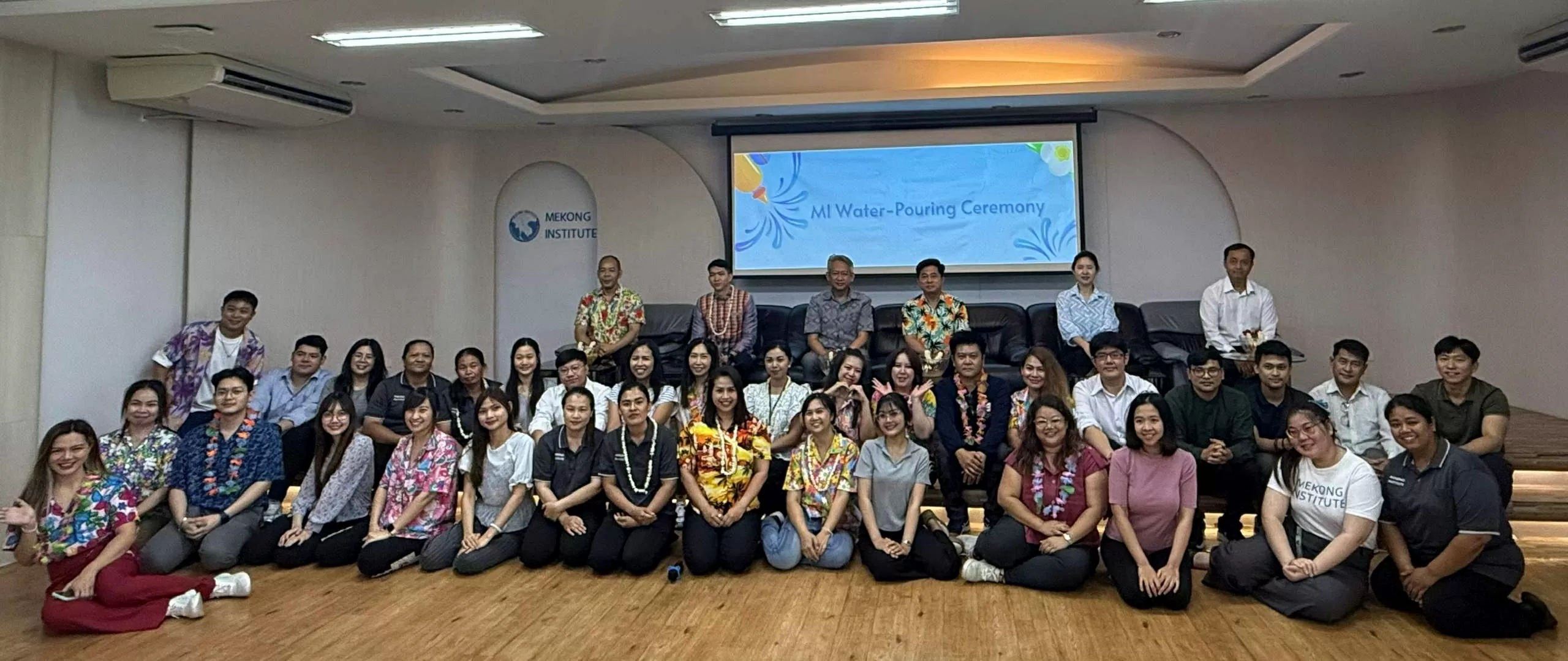 Tổng Lãnh sự Việt Nam dự Tết cổ truyền Bunpimay của Lào và Songkran của Thái Lan Tổng Lãnh sự Việt Nam dự Tết cổ truyền Bunpimay của Lào và Songkran của Thái Lan