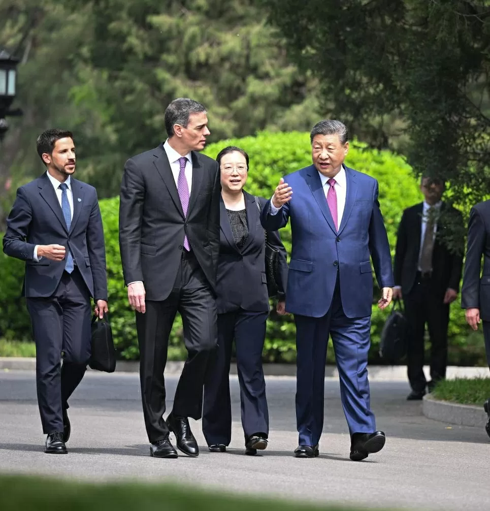 Chủ tịch Trung Quốc Tập Cận Bình gặp Thủ tướng Tây Ban Nha Pedro Sanchez tại Nhà khách quốc gia Điếu Ngư Đài ở Bắc Kinh, thủ đô Trung Quốc, ngày 11 tháng 4 năm 2025. (Xinhua/