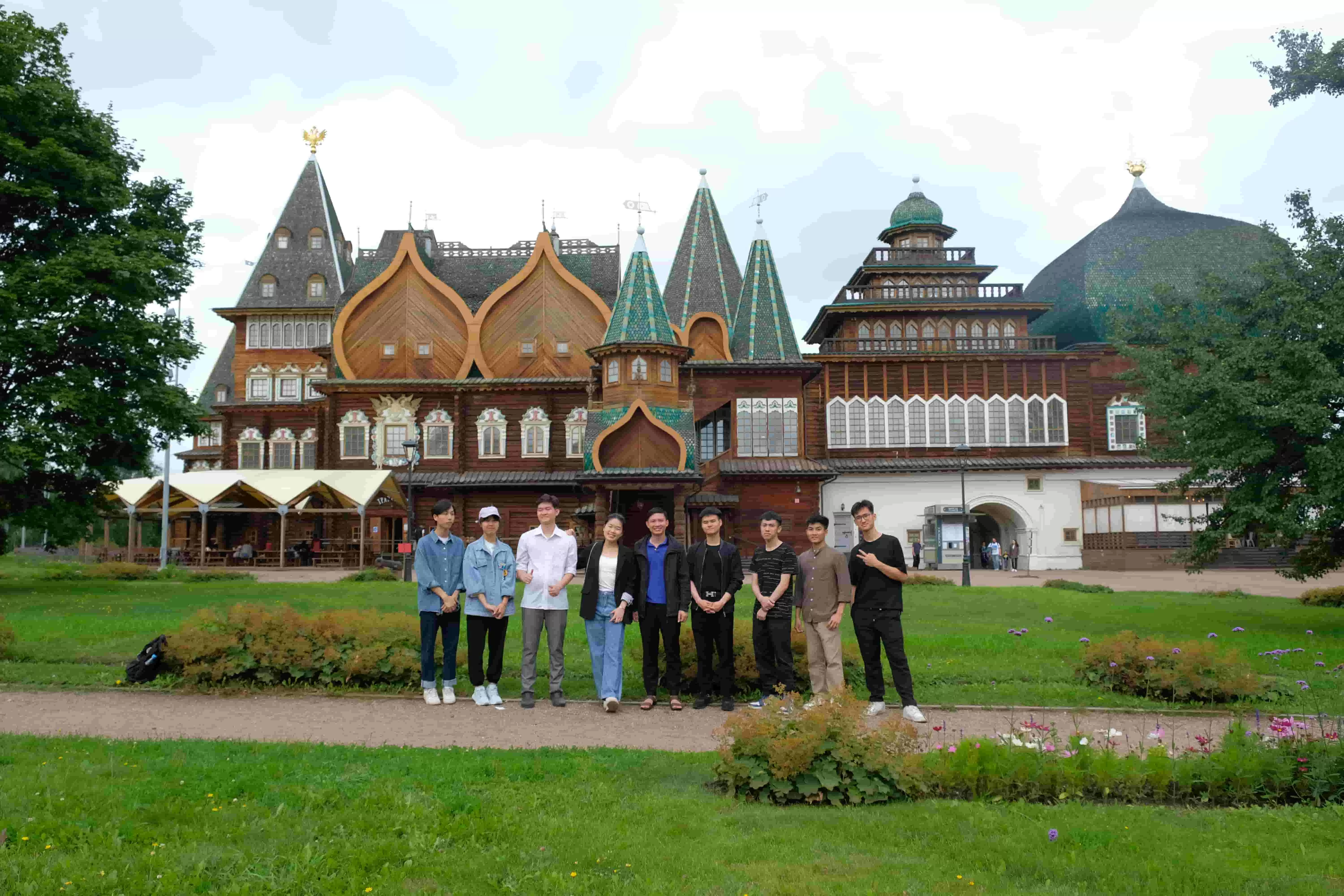 Ngày Quốc tế Con người bay vào vũ trụ: Thắp ngọn lửa chinh phục những ước mơ của du học sinh tại Nga