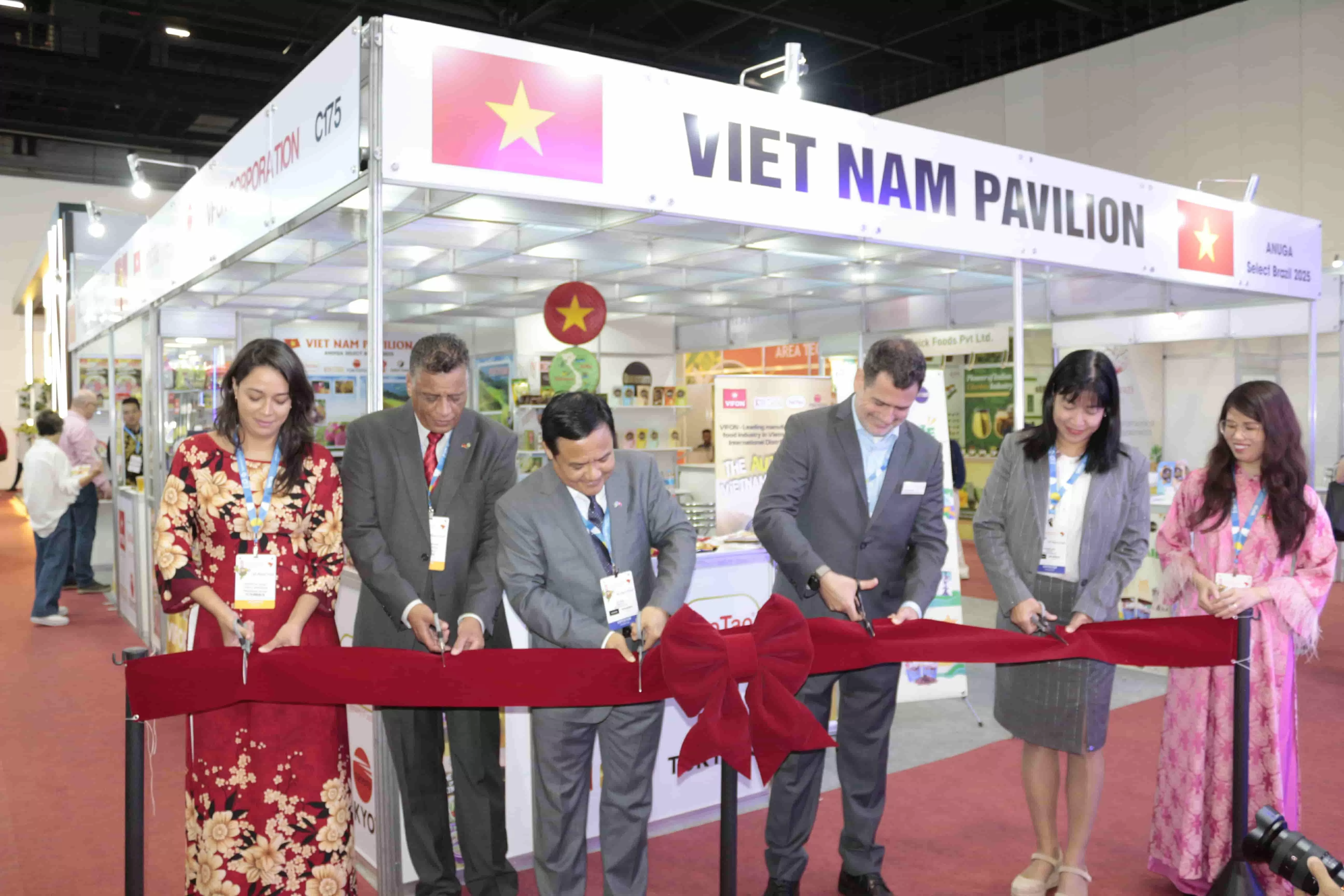 Đại sứ Việt Nam tại Brazil Bùi Văn Nghị thúc đẩy giao thương, kết nối kinh tế tại São Paulo