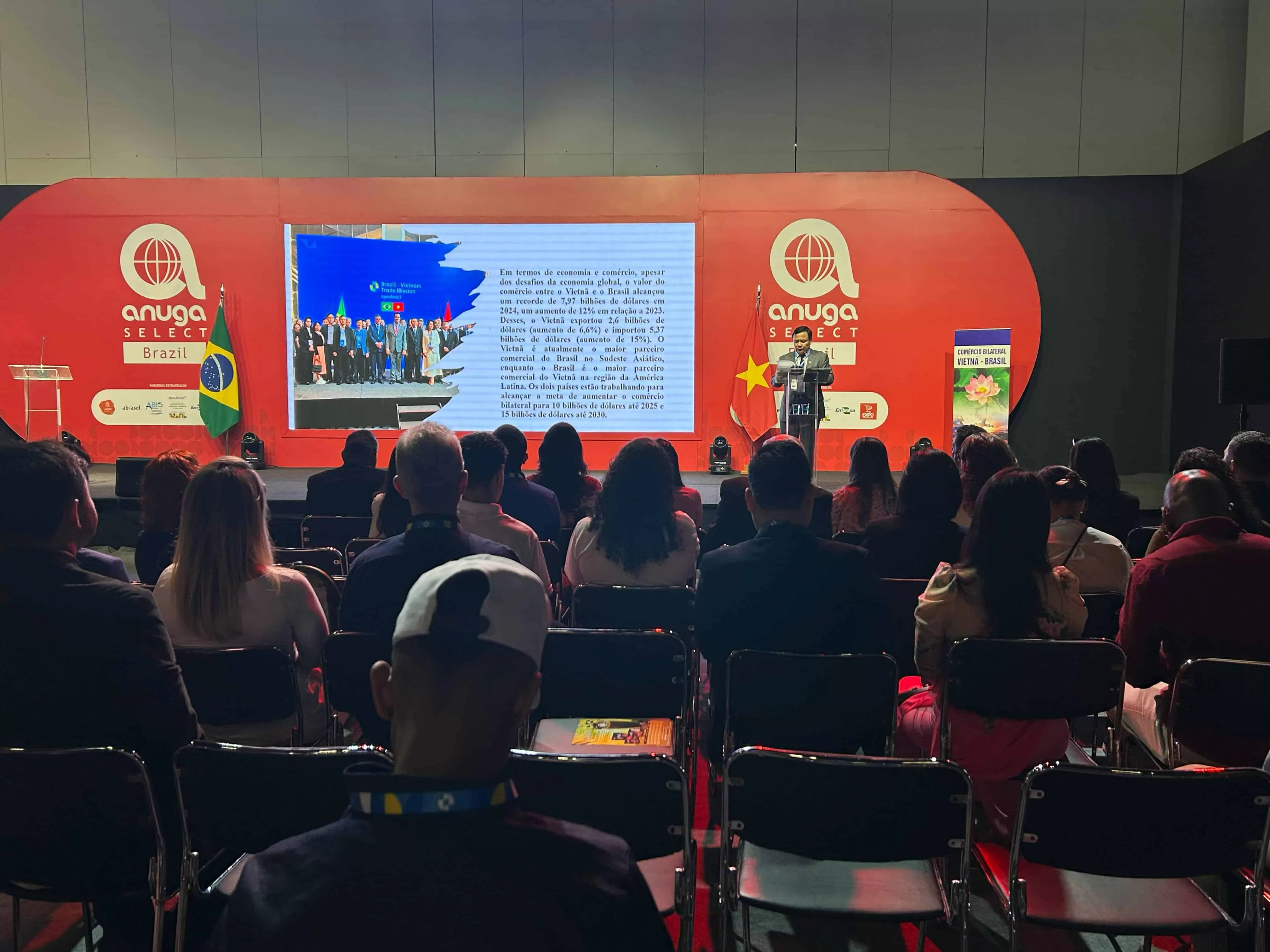 Đại sứ Việt Nam tại Brazil Bùi Văn Nghị thúc đẩy giao thương, kết nối kinh tế tại São Paulo