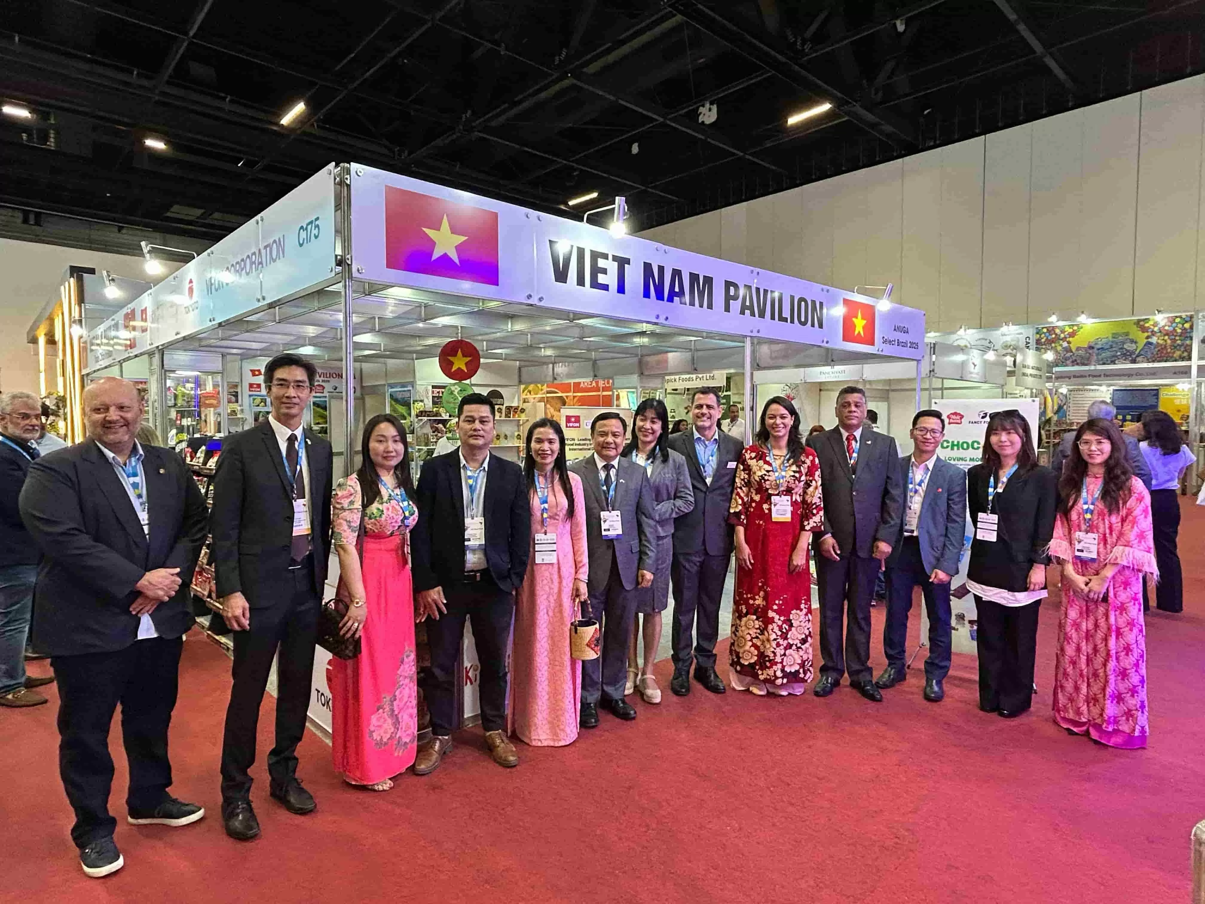 Đại sứ Việt Nam tại Brazil Bùi Văn Nghị thúc đẩy giao thương, kết nối kinh tế tại São Paulo Đại sứ Việt Nam tại Brazil Bùi Văn Nghị thúc đẩy giao thương, kết nối kinh tế tại São Paulo