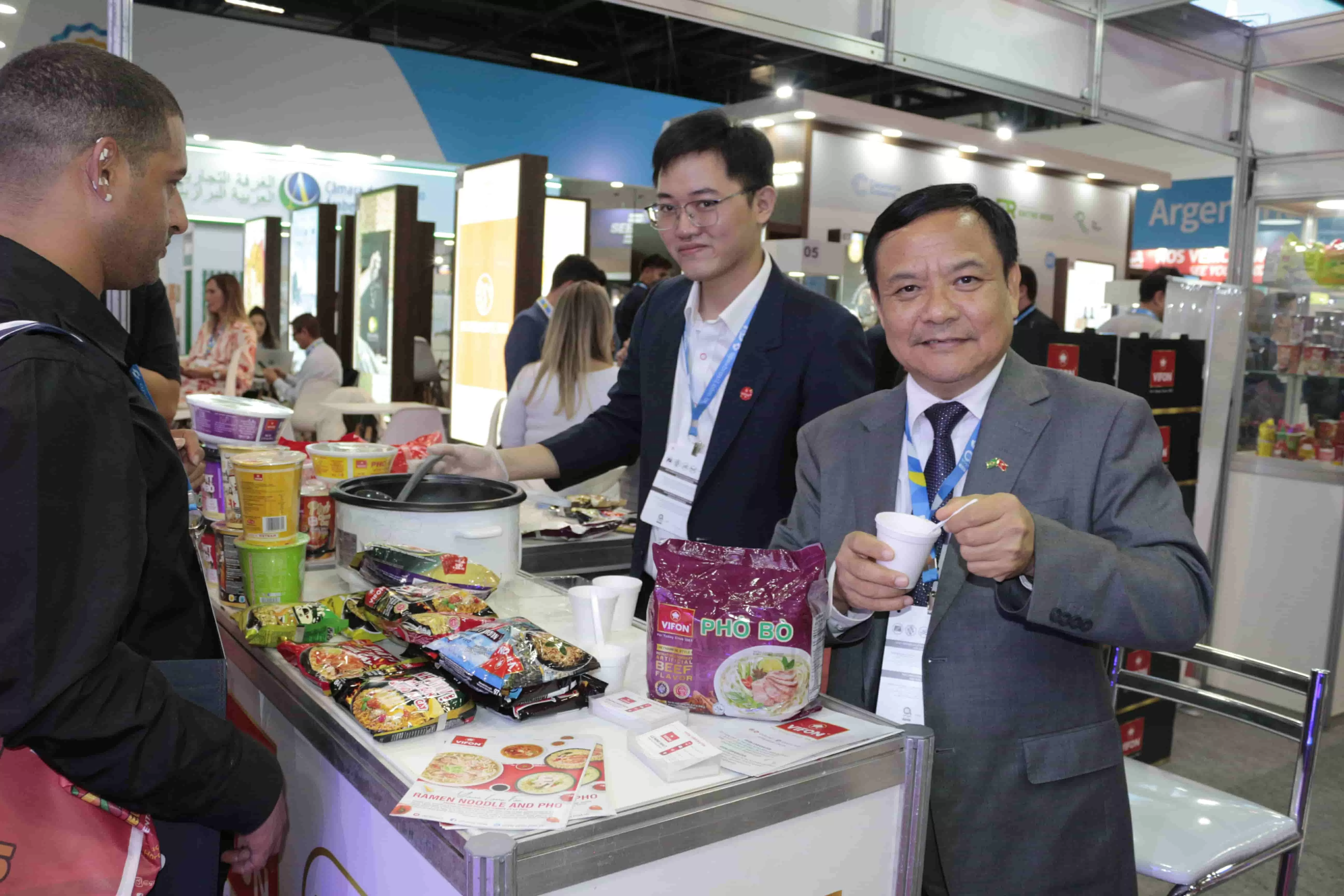 Đại sứ Việt Nam tại Brazil Bùi Văn Nghị thúc đẩy giao thương, kết nối kinh tế tại São Paulo