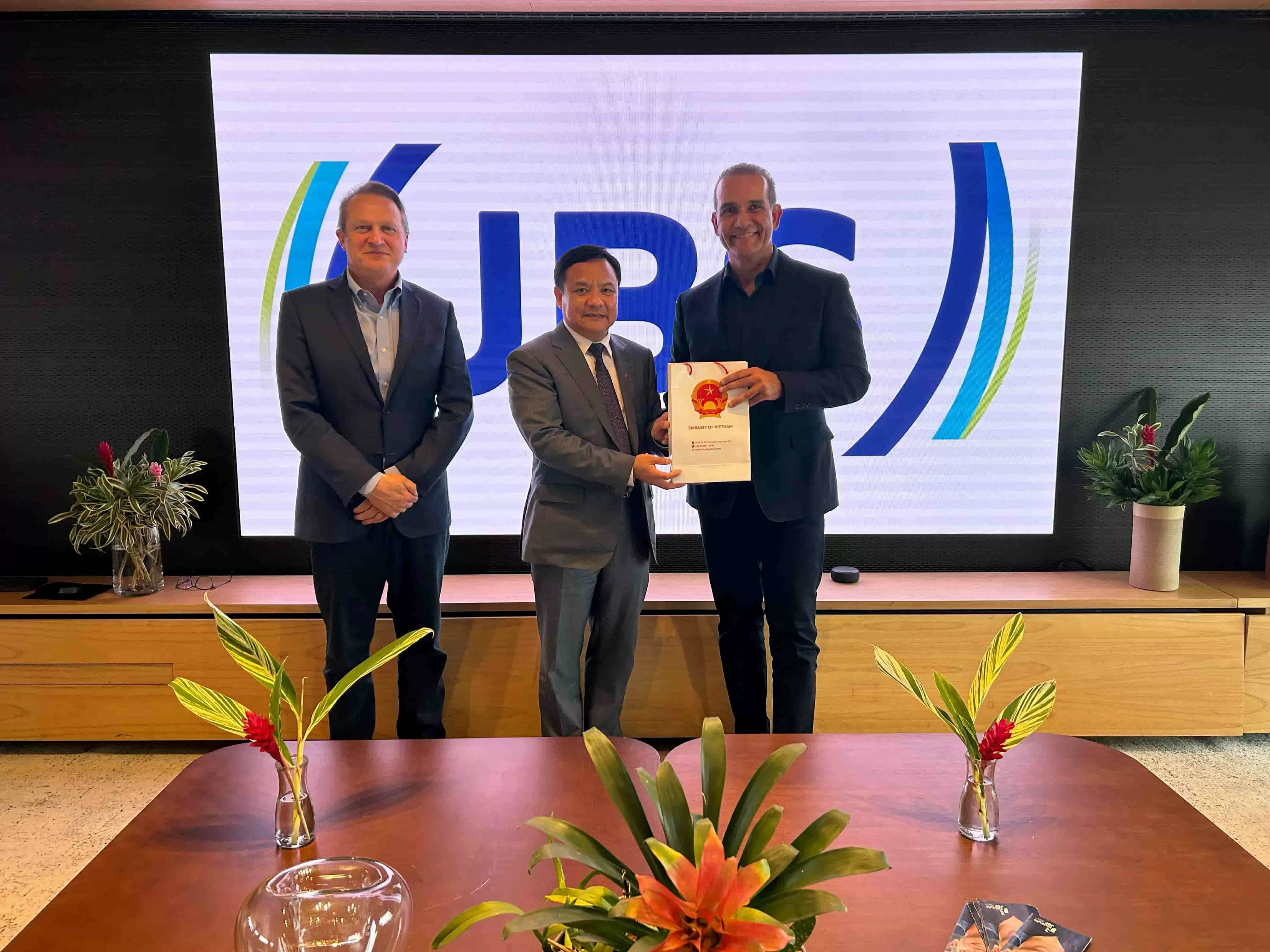 Đại sứ Việt Nam tại Brazil Bùi Văn Nghị thúc đẩy giao thương, kết nối kinh tế tại São Paulo Đại sứ Việt Nam tại Brazil Bùi Văn Nghị thúc đẩy giao thương, kết nối kinh tế tại São Paulo