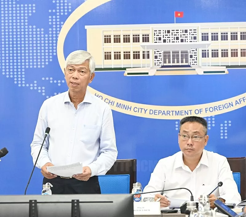 Thành phố Hồ Chí Minh - 50 năm triển khai đường lối đối ngoại Việt Nam Thành phố Hồ Chí Minh - 50 năm triển khai đường lối đối ngoại Việt Nam