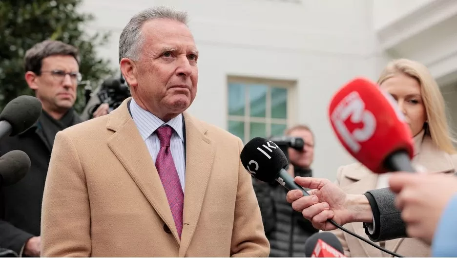 Đặc phái viên tại Trung Đông Steve Witkoff trả lời báo chí bên ngoài Nhà Trắng vào ngày 6/3 tại Washington. (Nguồn: Getty)