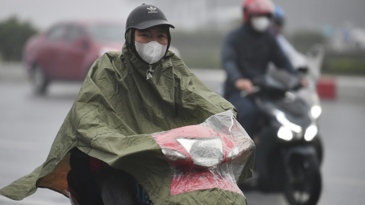 Dự báo thời tiết ngày 14/4: Miền Bắc có mưa, đêm trời rét; Nam Bộ có nơi nắng nóng