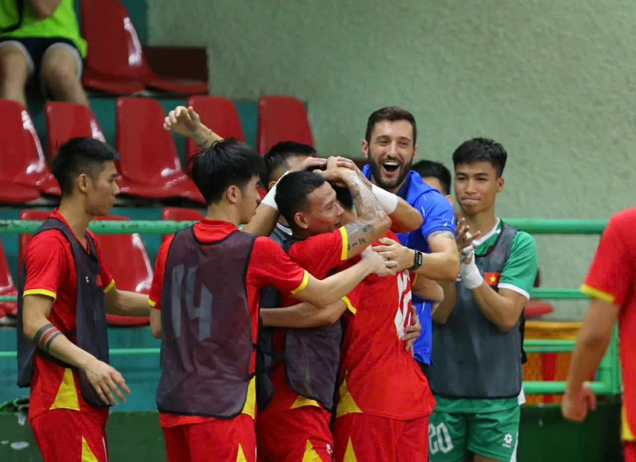 Tuyển futsal Việt Nam thắng chấn động đội hạng 7 thế giới Kazakhstan Tuyển futsal Việt Nam thắng chấn động đội hạng 7 thế giới Kazakhstan