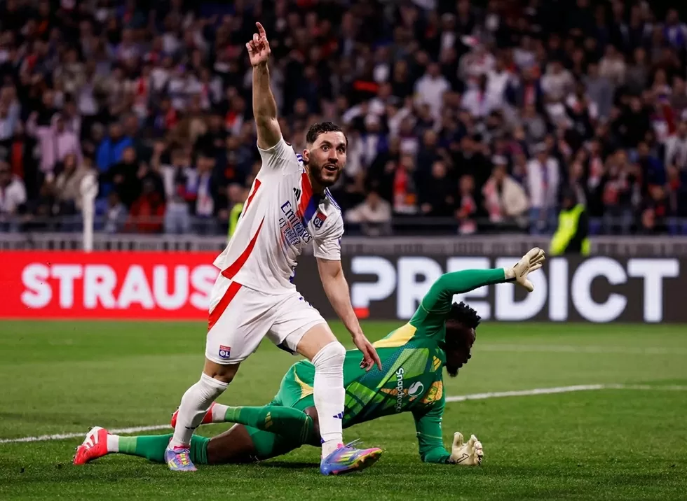 HLV Amorim thừa nhận quyết định trừng phạt thủ môn Onana