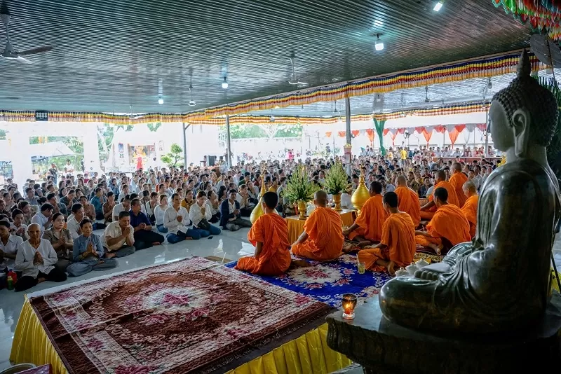Người Khmer về chùa Tông Kim Quang đón Tết Chol Chnam Thmay