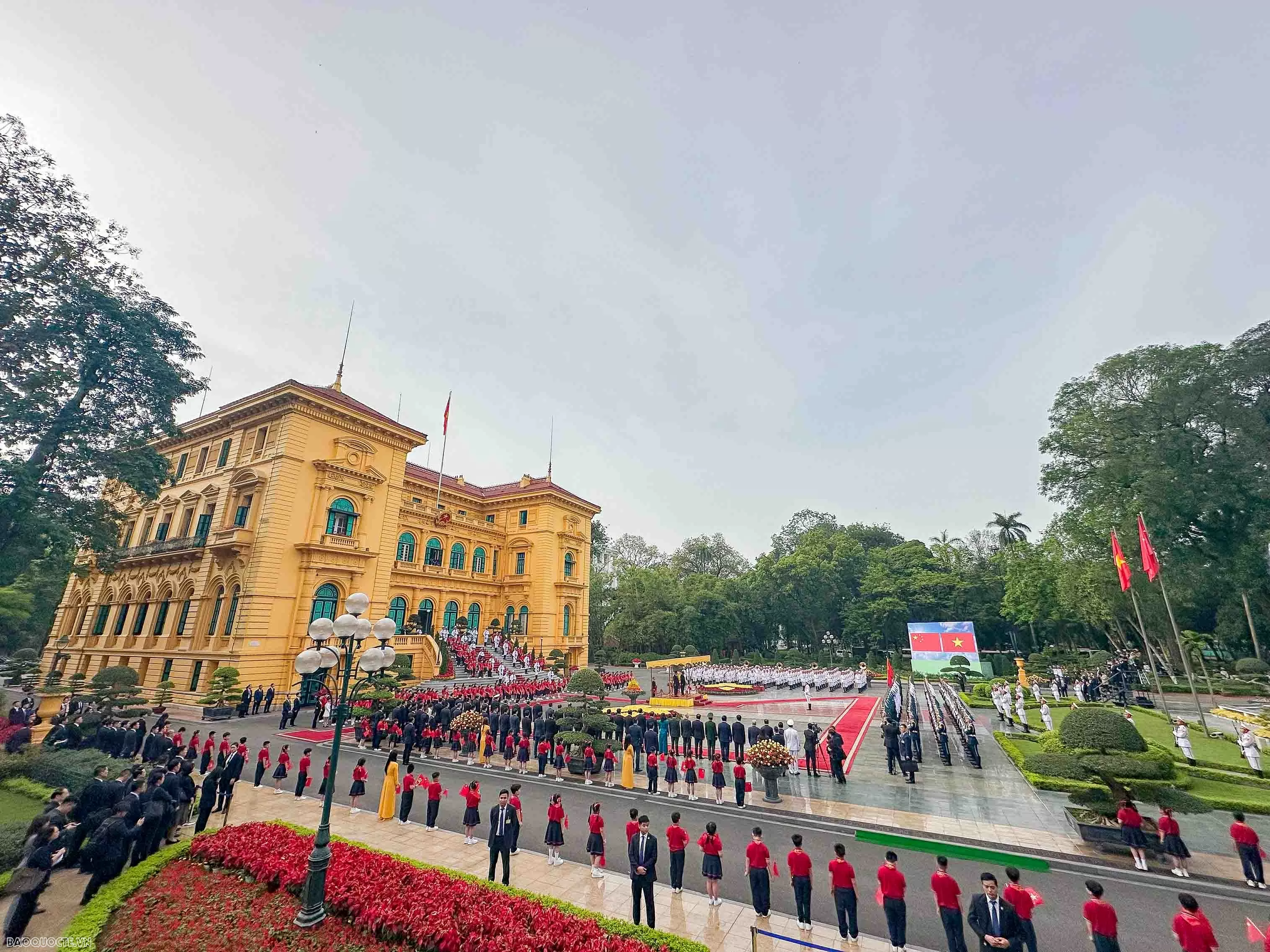 21 phát đại bác chào mừng Tổng Bí thư, Chủ tịch nước Tập Cận Bình thăm cấp Nhà nước Việt Nam