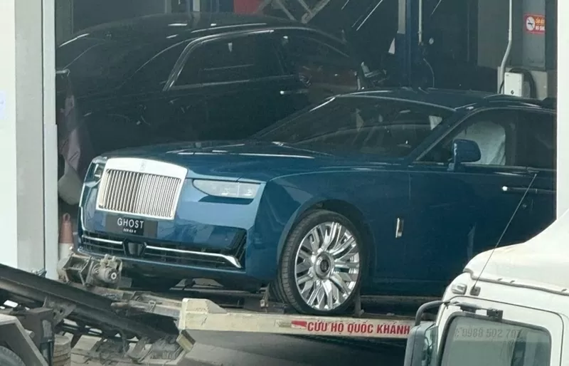Chiếc Rolls-Royce Ghost Series II bị bắt gặp tại Việt Nam