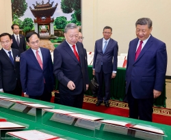 Tổng Bí thư Tô Lâm và Tổng Bí thư, Chủ tịch nước Trung Quốc Tập Cận Bình hội đàm, nghe giới thiệu văn kiện ký kết