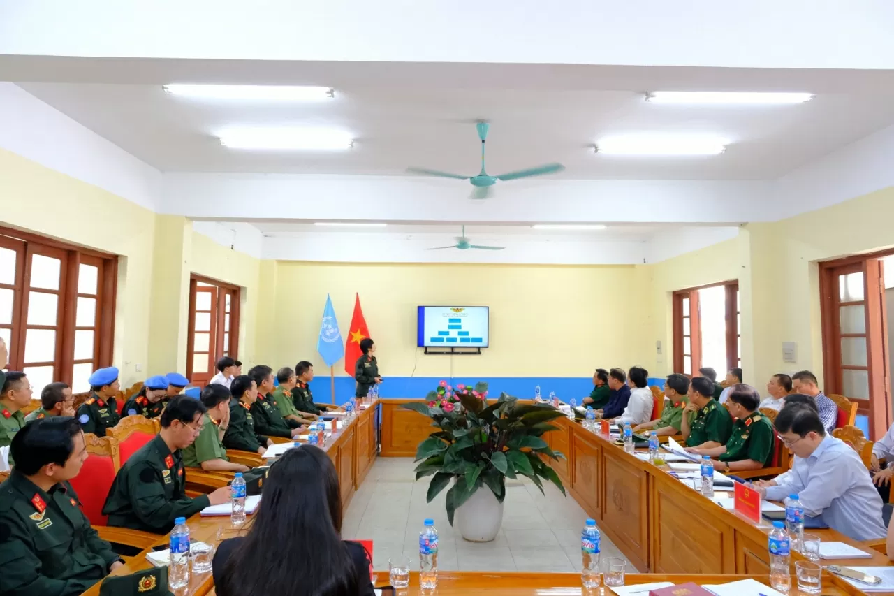 Đoàn khảo sát của Ủy ban Quốc phòng, An ninh và Đối ngoại làm việc với Văn phòng thường trực Bộ Công an về Gìn giữ hoà bình Liên hợp quốc. (Nguồn: FPU) Đoàn khảo sát của Ủy ban Quốc phòng, An ninh và Đối ngoại làm việc với Văn phòng thường trực Bộ Công an về Gìn giữ hoà bình Liên hợp quốc. (Nguồn: FPU)