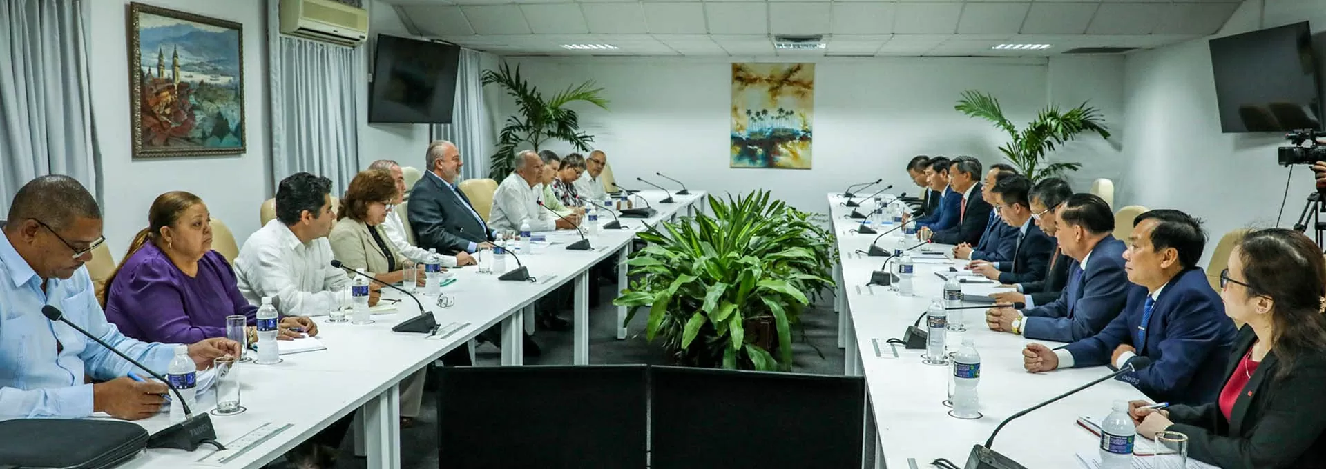 Việt Nam và Cuba đẩy mạnh hợp tác qua chuyến thăm ý nghĩa Việt Nam và Cuba đẩy mạnh hợp tác qua chuyến thăm ý nghĩa