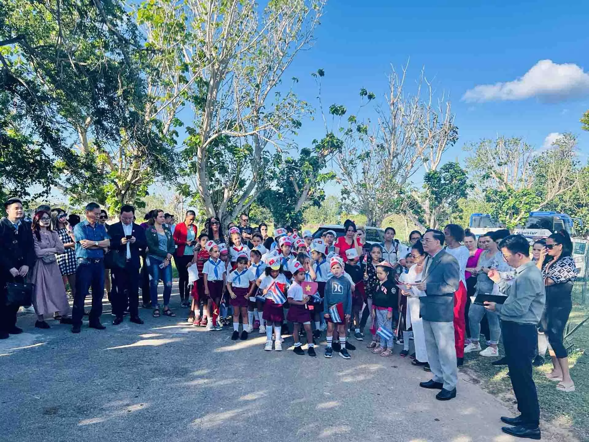 Việt Nam và Cuba đẩy mạnh hợp tác qua chuyến thăm ý nghĩa