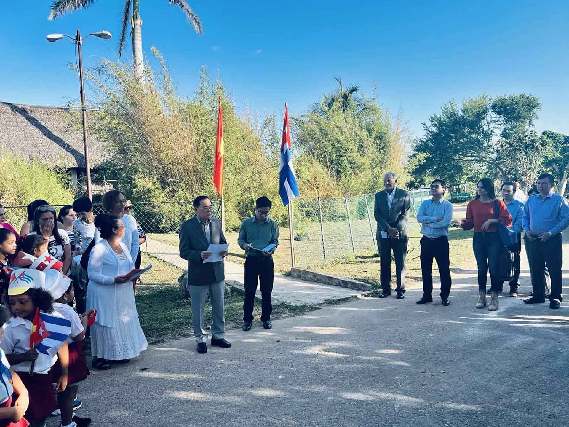 Việt Nam và Cuba đẩy mạnh hợp tác qua chuyến thăm ý nghĩa Việt Nam và Cuba đẩy mạnh hợp tác qua chuyến thăm ý nghĩa