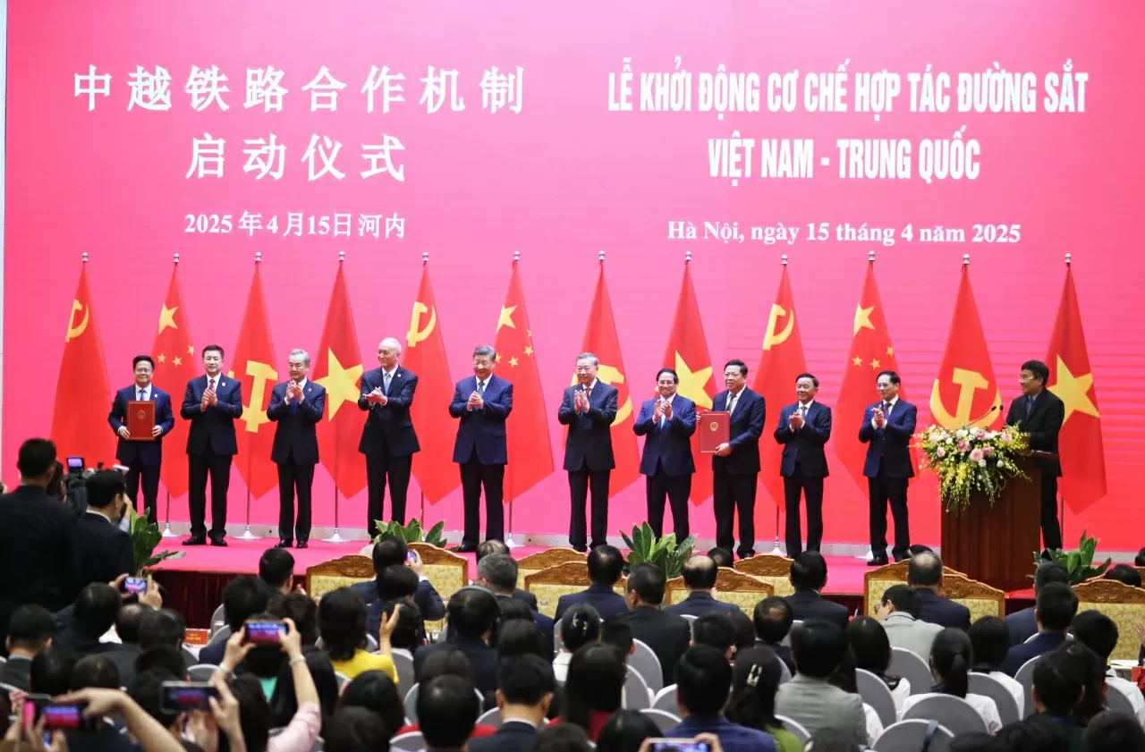 Gặp gỡ hữu nghị nhân dân Việt Nam-Trung Quốc