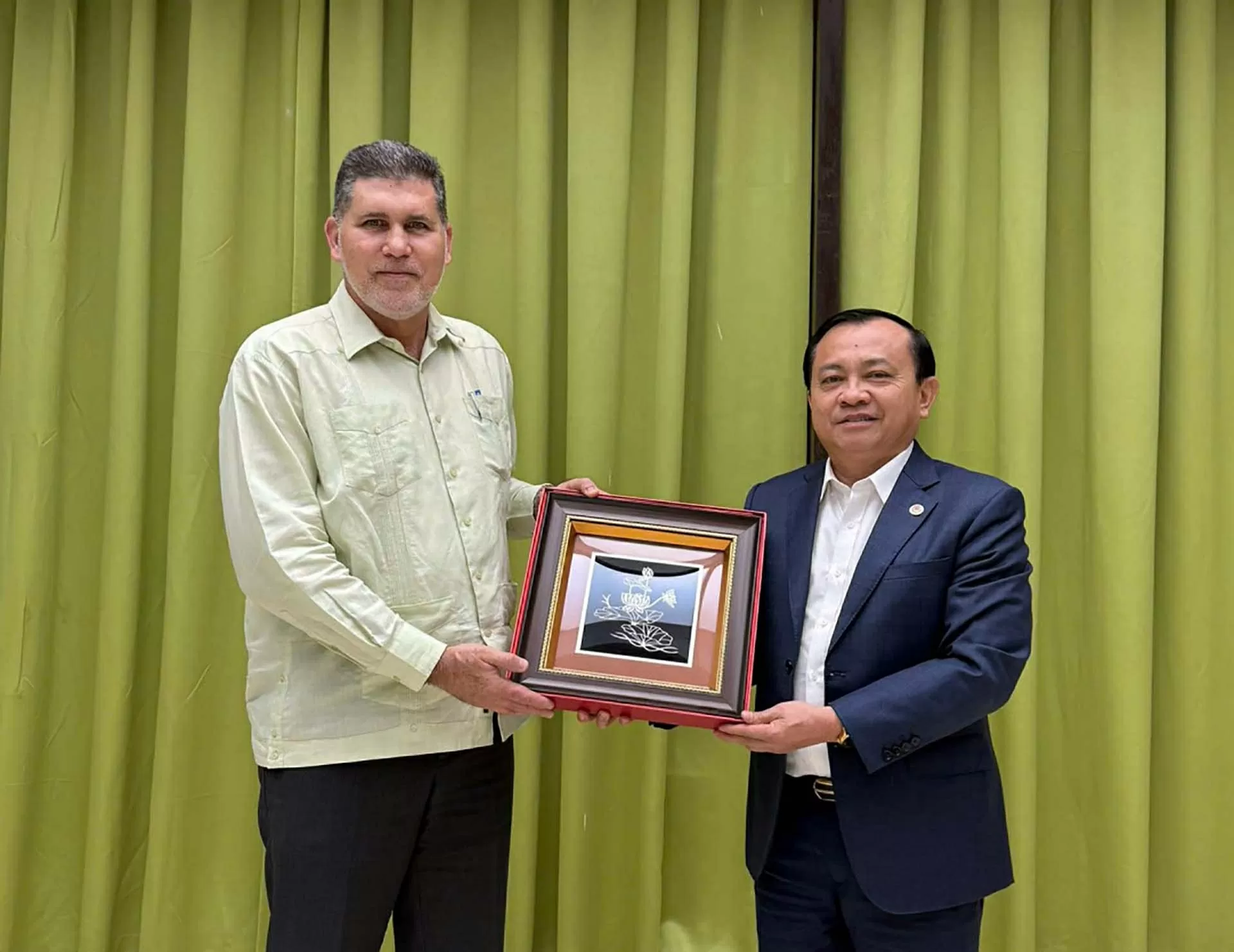 Việt Nam và Cuba đẩy mạnh hợp tác qua chuyến thăm ý nghĩa