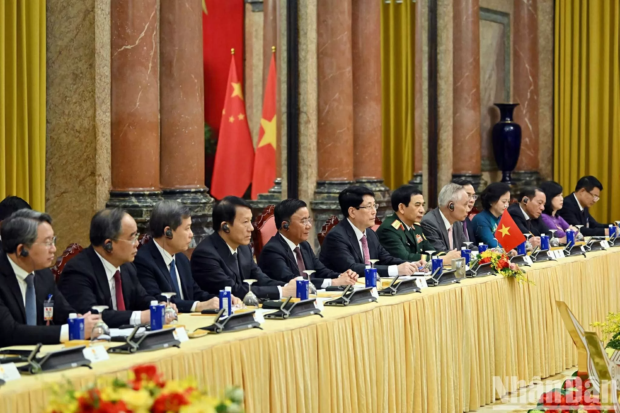 Chủ tịch nước Lương Cường hội đàm với Tổng Bí thư, Chủ tịch Trung Quốc Tập Cận Bình