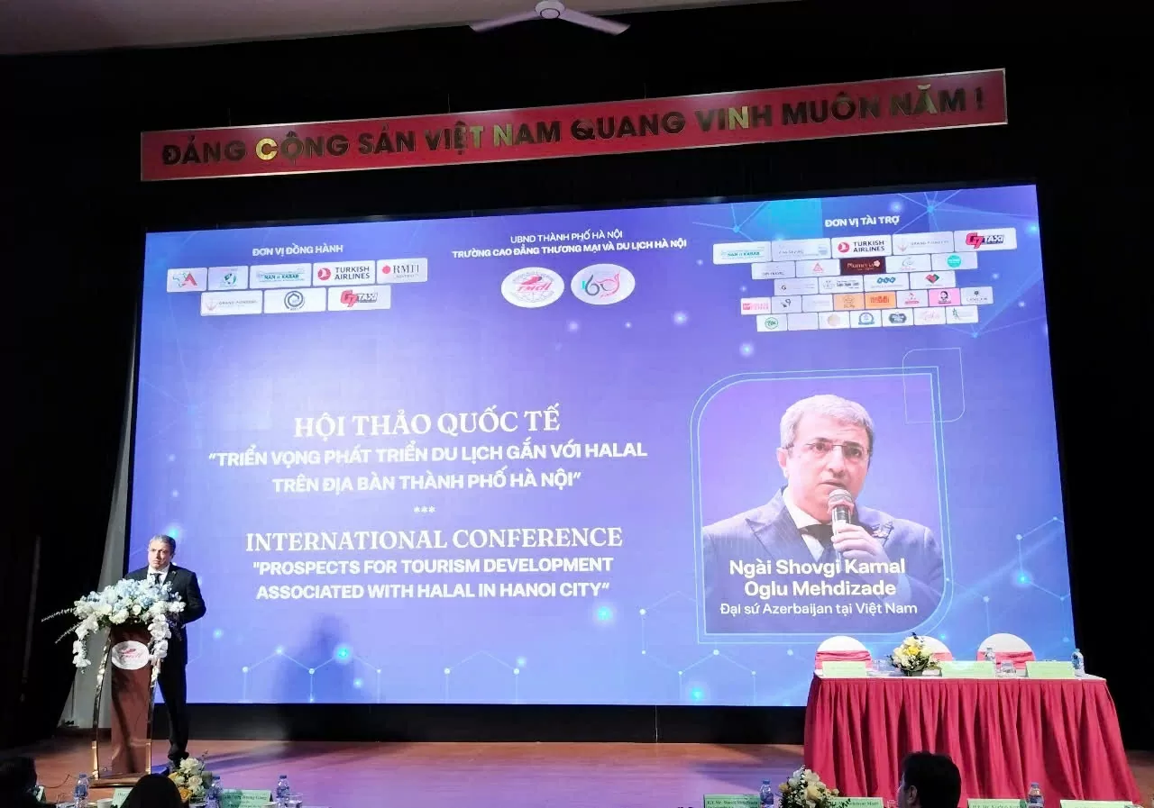 Đại sứ nước Cộng hòa Azerbaijan tại Việt Nam Shovgi Mehdizade bày tỏ vui mừng khi Chính phủ Việt Nam đã nhận thức được tầm quan trọng của thị trường du lịch Hồi giáo. (Ảnh: Hải Phương)