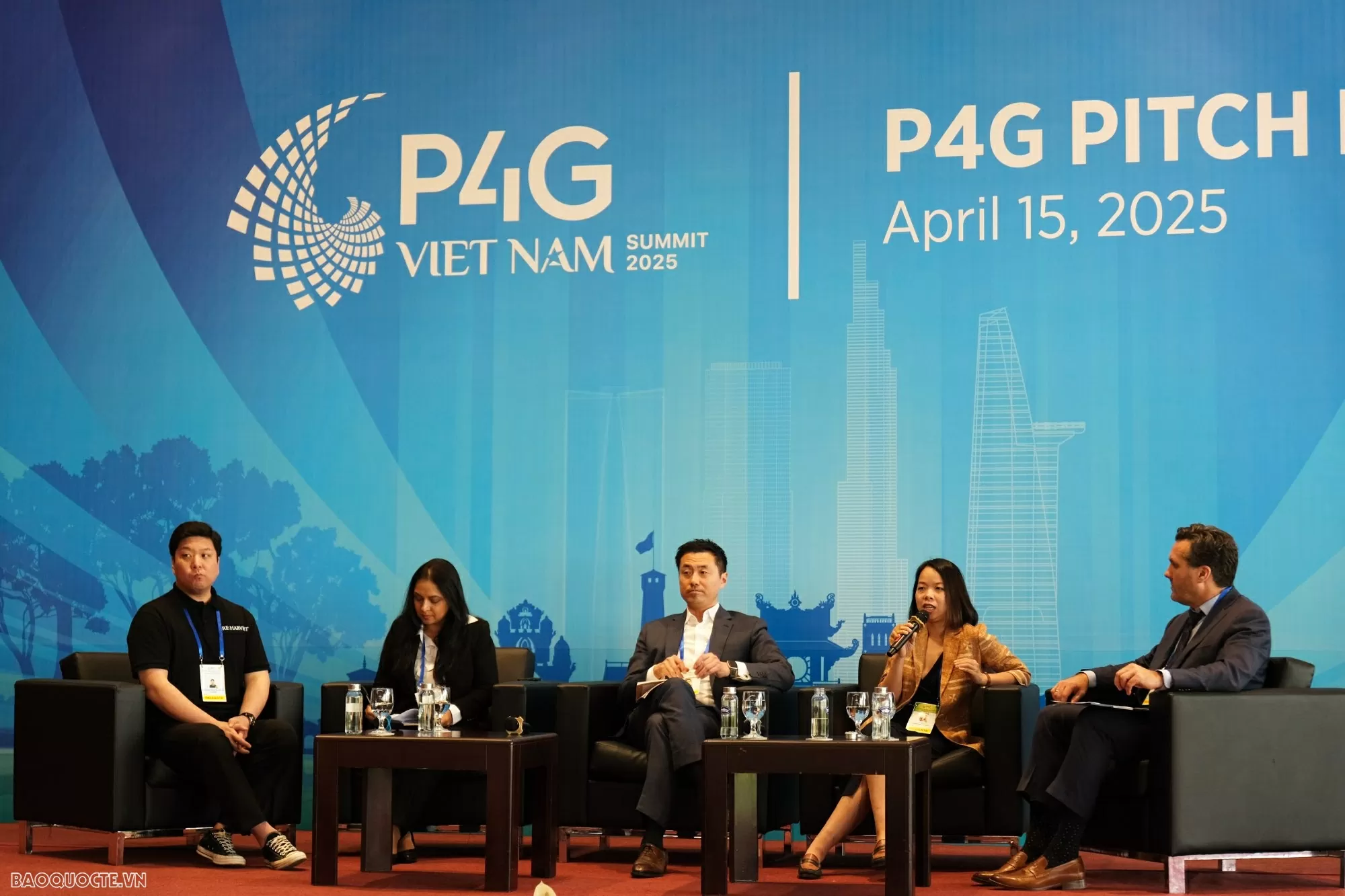 Các đại diện doanh nghiệp, tổ chức tài chính và nhà đầu tư đến từ nhiều quốc gia tham gia thảo luận. (Ảnh: Ngọc Anh) Các đại diện doanh nghiệp, tổ chức tài chính và nhà đầu tư đến từ nhiều quốc gia tham gia thảo luận. (Ảnh: Ngọc Anh)