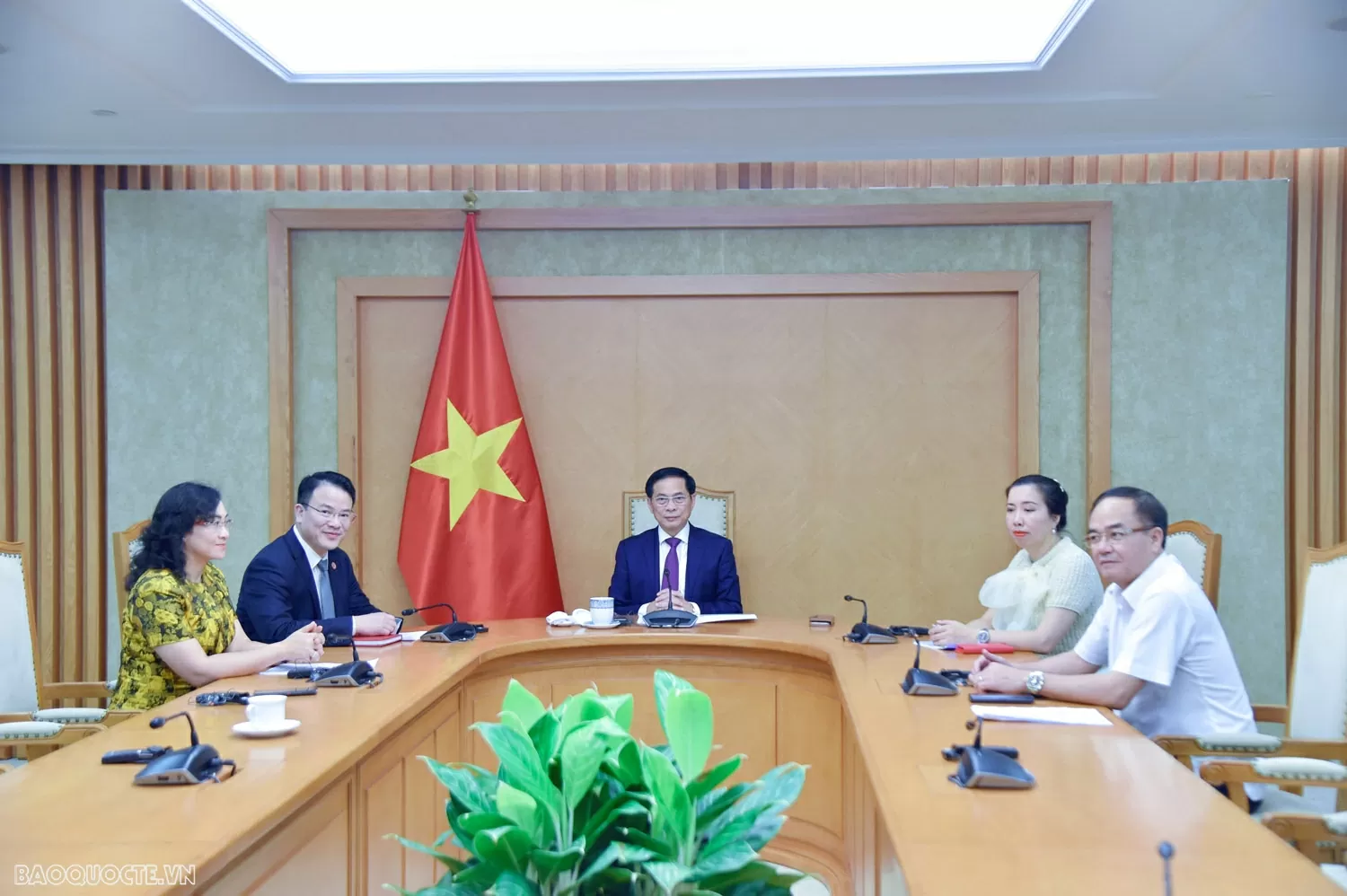 Phó Thủ tướng, Bộ trưởng Ngoại giao Bùi Thanh Sơn điện đàm với Phó Chủ tịch Ủy ban châu Âu, Cao ủy EU về Chính sách đối ngoại và an ninh Phó Thủ tướng, Bộ trưởng Ngoại giao Bùi Thanh Sơn điện đàm với Phó Chủ tịch Ủy ban châu Âu, Cao ủy EU về Chính sách đối ngoại và an ninh