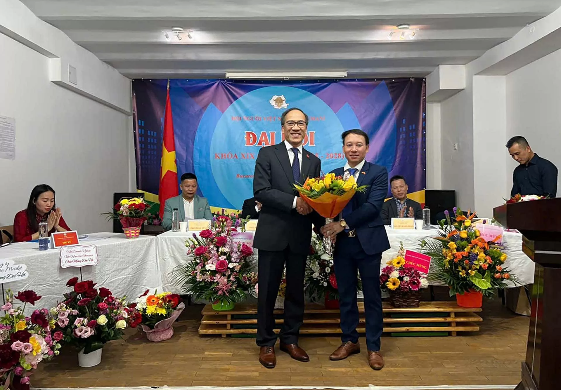 Hội người Việt Nam tại Romania tổ chức Đại hội lần thứ 19 Hội người Việt Nam tại Romania tổ chức Đại hội lần thứ 19