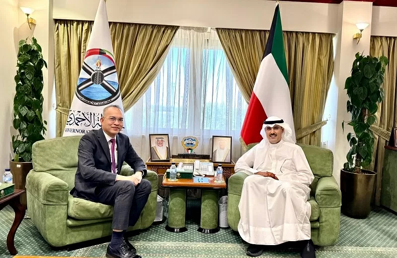 Đại sứ Nguyễn Đức Thắng chào Thống đốc tỉnh Ahmadi, trao đổi về hợp tác dầu khí và địa phương giữa Việt Nam và Kuwait Đại sứ Nguyễn Đức Thắng chào Thống đốc tỉnh Ahmadi, trao đổi về hợp tác dầu khí và địa phương giữa Việt Nam và Kuwait