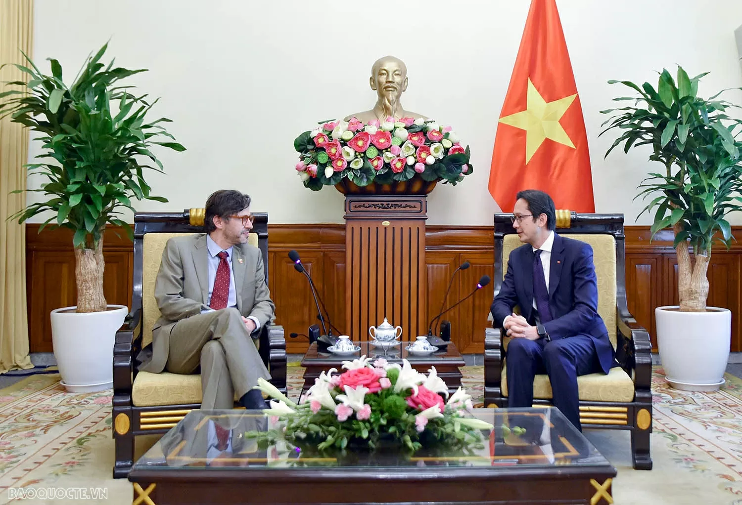 Thứ trưởng Ngoại giao Đỗ Hùng Việt tiếp Thứ trưởng Ngoại giao Colombia