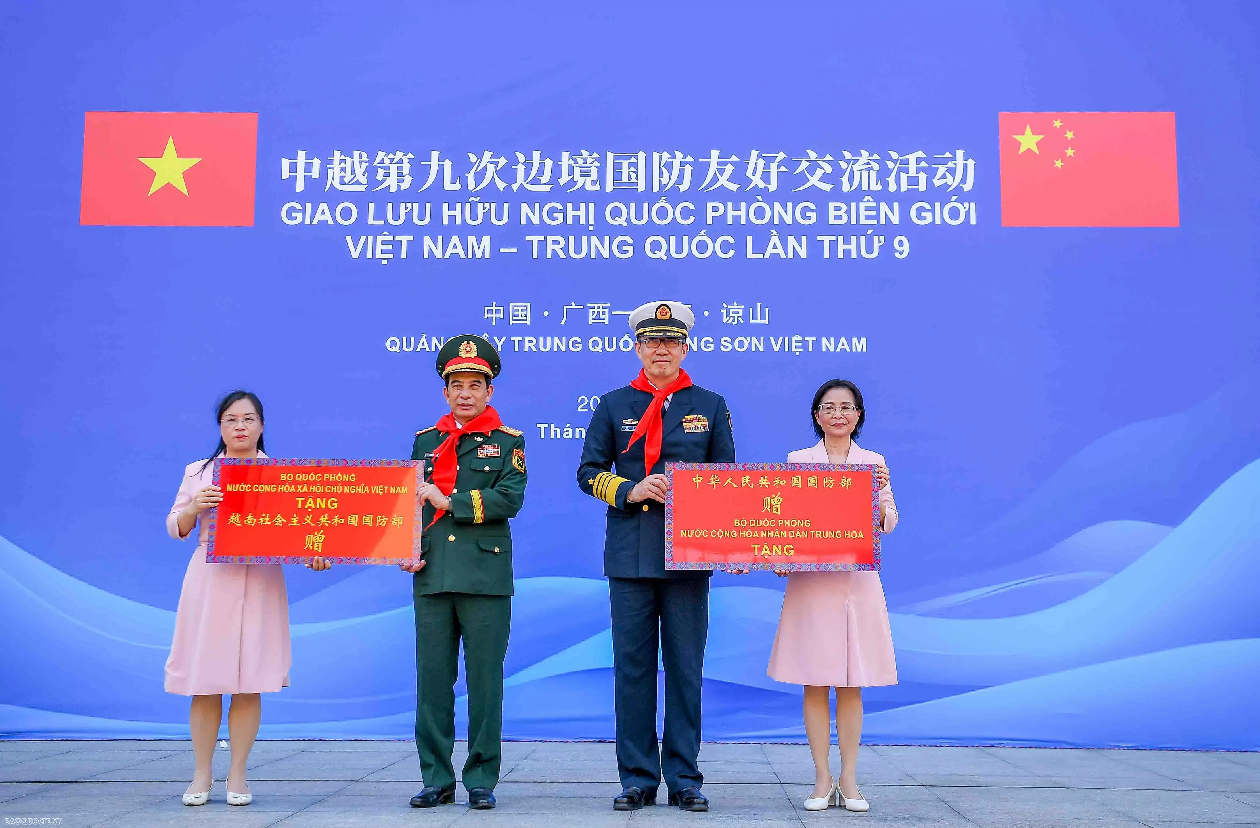 Bộ trưởng Phan Văn Giang và Bộ trưởng Đổng Quân thăm Trường Tiểu học số 4