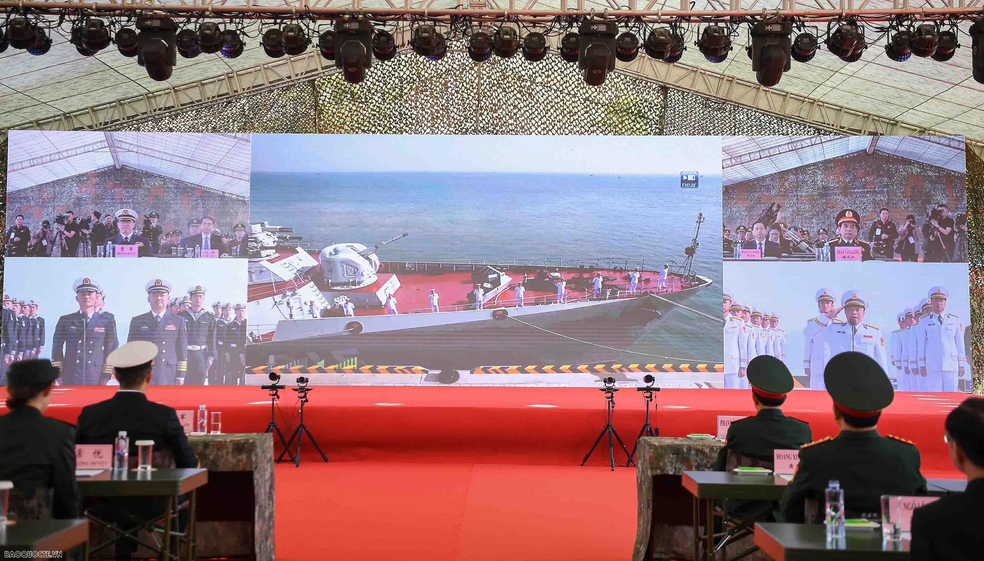 Đại tướng Phan Văn Giang và Thượng tướng Đổng Quân gặp nhau tại biên giới