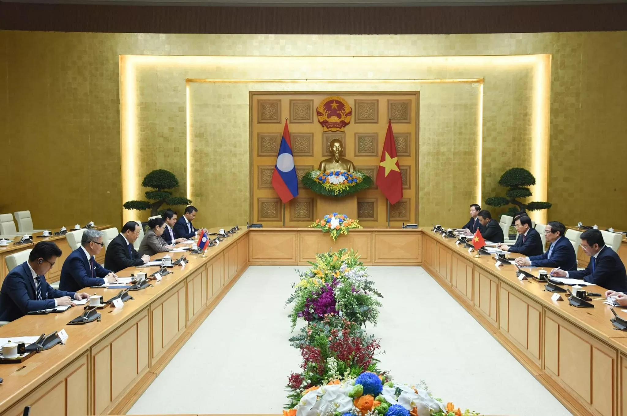 Thủ tướng Phạm Minh Chính gặp, làm việc với Thủ tướng Lào Sonexay Siphandone nhân dịp dự Hội nghị thượng đỉnh P4G Thủ tướng Phạm Minh Chính gặp, làm việc với Thủ tướng Lào Sonexay Siphandone nhân dịp dự Hội nghị thượng đỉnh P4G