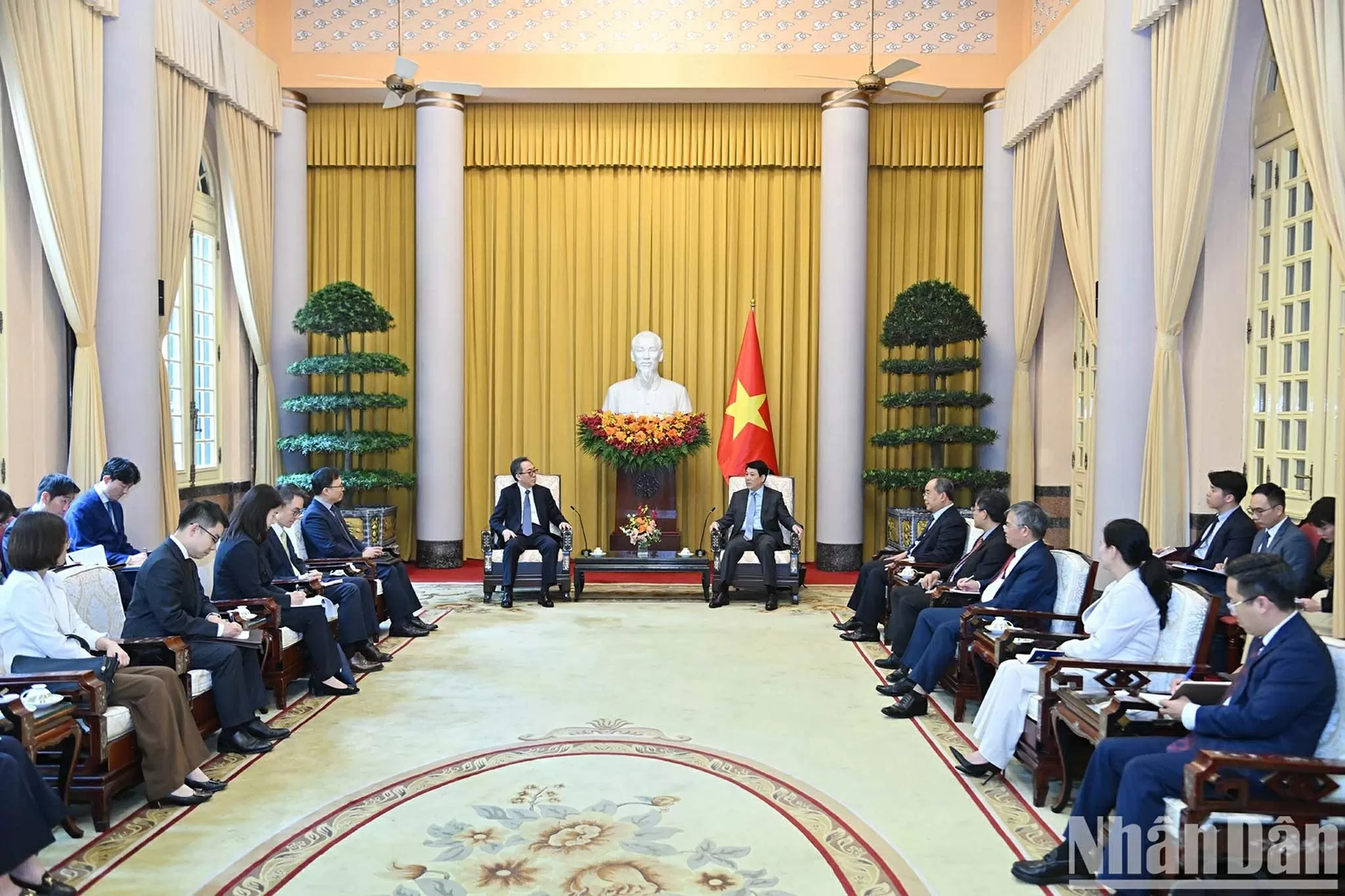 Chủ tịch nước Lương Cường tiếp Bộ trưởng Ngoại giao Hàn Quốc Chủ tịch nước Lương Cường tiếp Bộ trưởng Ngoại giao Hàn Quốc