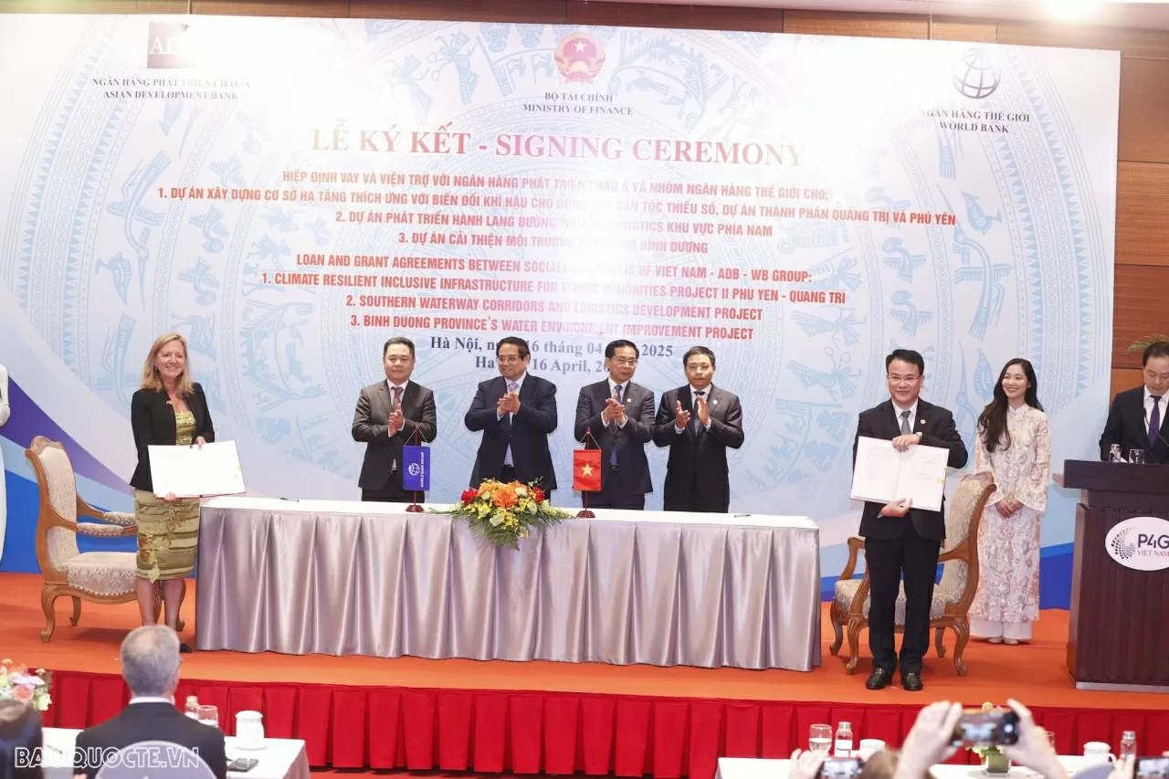 Việt Nam, World Bank, ADB ký kết khoản vay và viện trợ 3 dự án lớn Việt Nam, World Bank, ADB ký kết khoản vay và viện trợ 3 dự án lớn