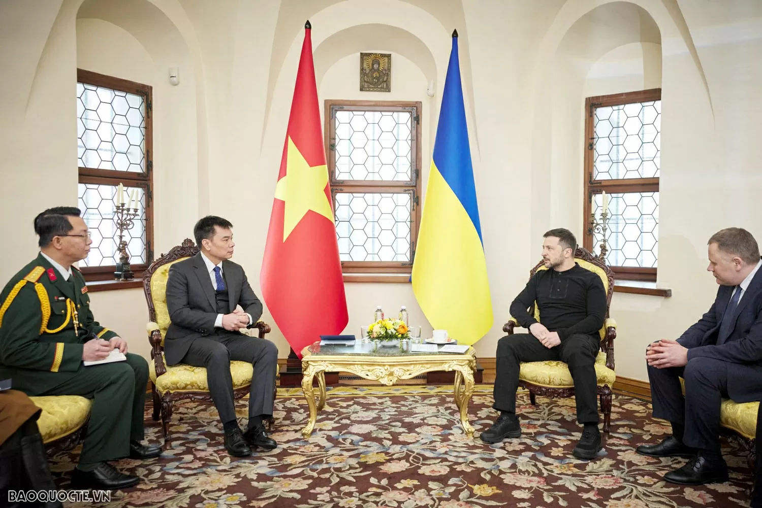 Đại sứ Việt Nam tại Ukraine trình Quốc thư lên Tổng thống Volodymir Zelensky