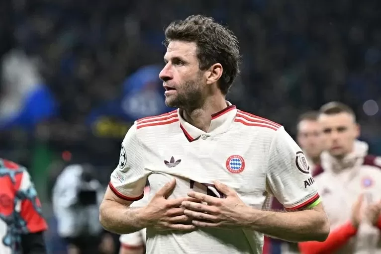 Muller cân bằng thành tích của Messi ở trận UEFA Champions League cuối cùng