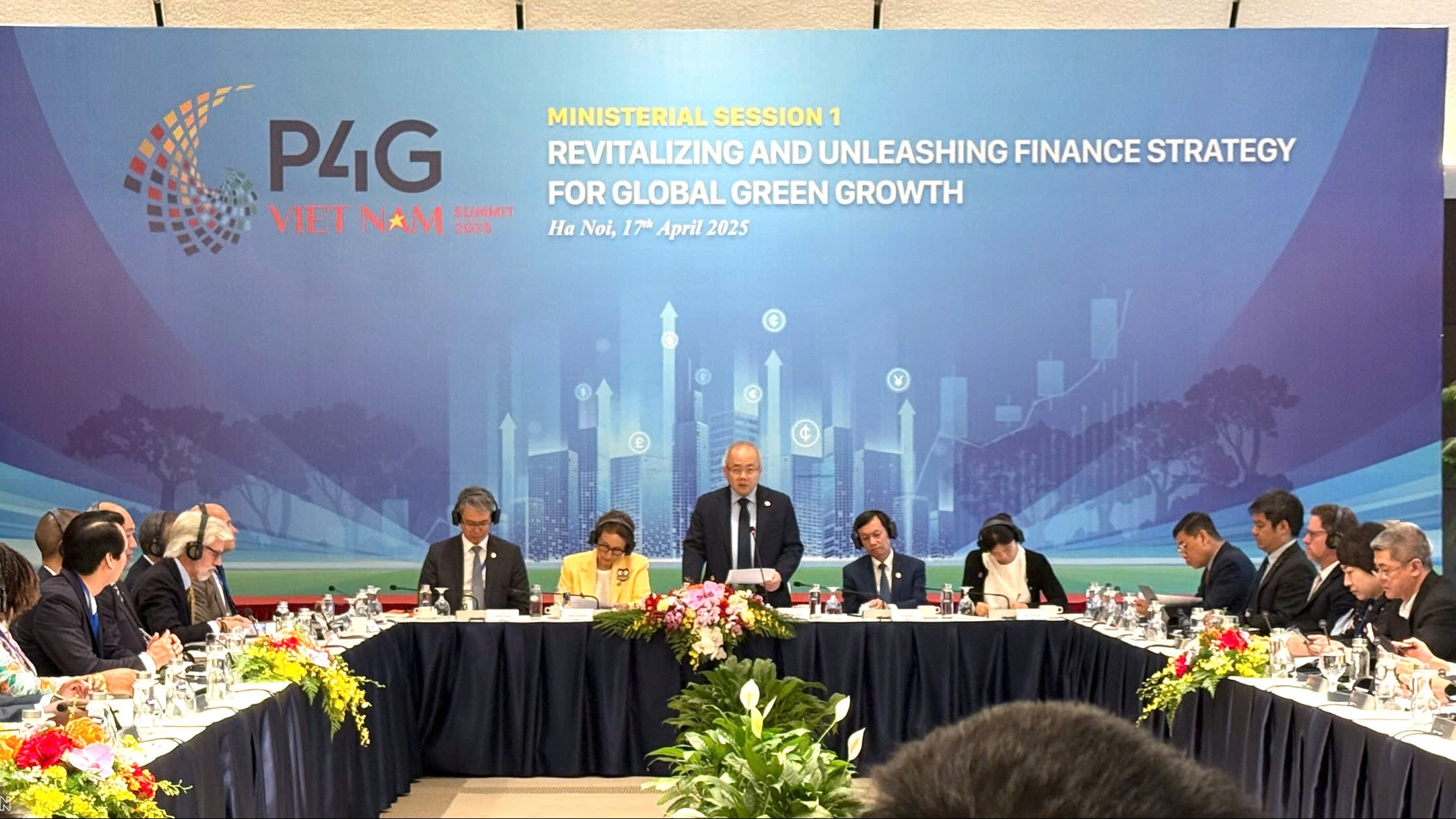 dinh vi lai su menh vai tro cua cac dinh che tai chinh huy dong von cho hanh trinh tang truong xanh toan cau