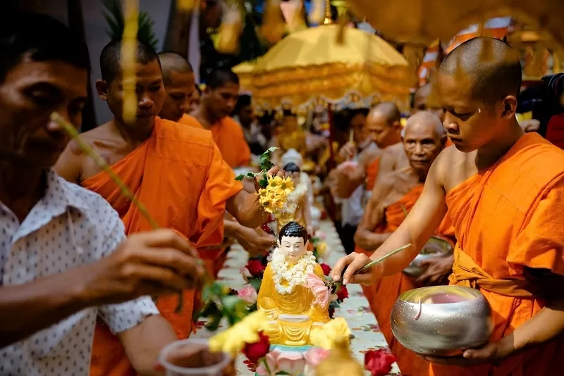 Đồng bào Khmer tại TP. Hồ Chí Minh đón Tết Chol Chnam Thmay ở chùa Candaransi Đồng bào Khmer tại TP. Hồ Chí Minh đón Tết Chol Chnam Thmay ở chùa Candaransi